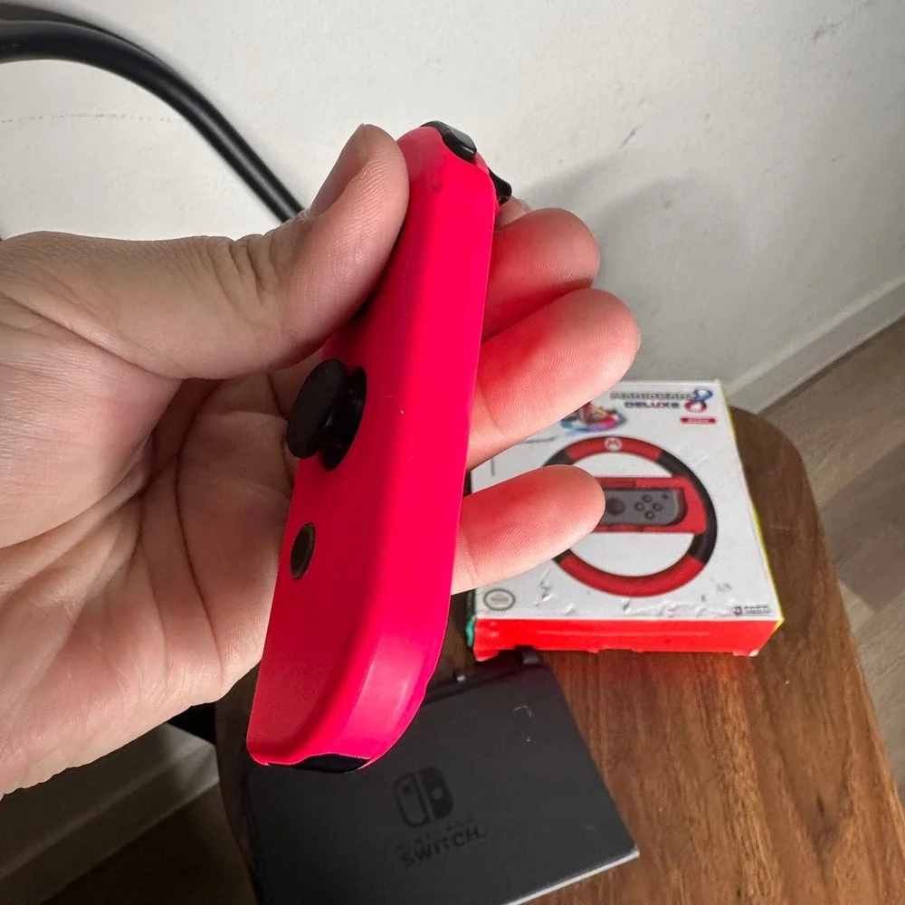 Nintendo Switch Bundle Hori Mario Kart 8 Wheel Neon Pink Joy-Con & Case